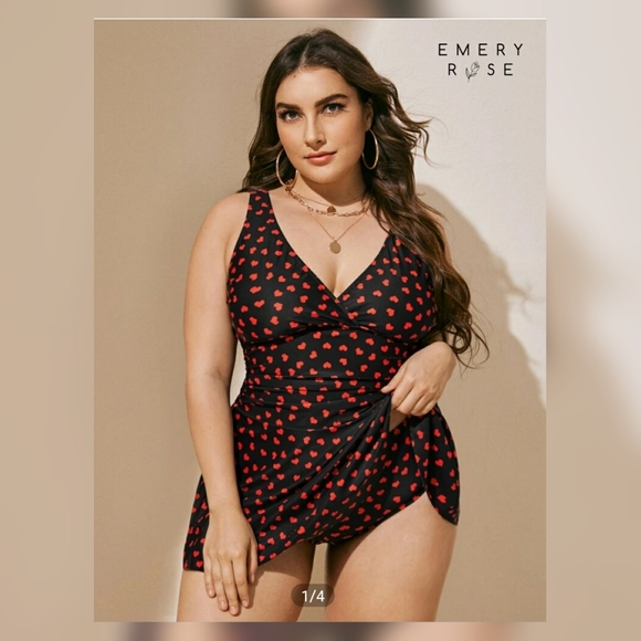SHEIN Other - Emery Rose Heart Pattern Bikini ❤